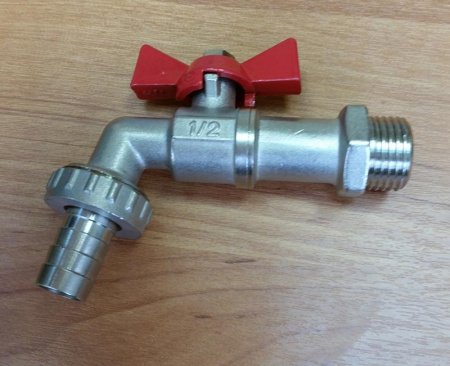 Кран с носиком для бака 1/2 Лавита