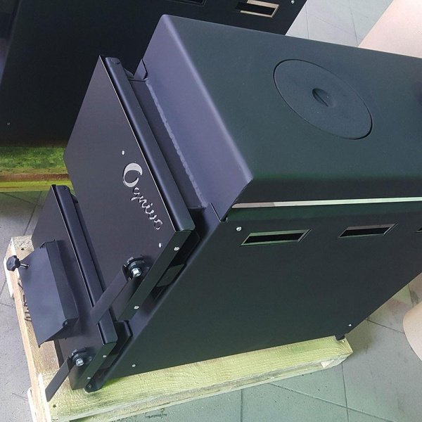 Отопительная печь Термокрафт Огниво-2 угольная с плитой